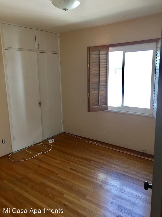 Foto del edificio - 2818 E Florence Ave