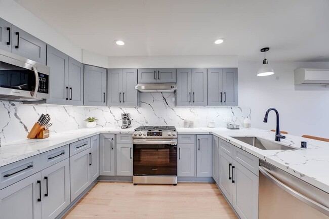 Foto del edificio - 827 Island Ct