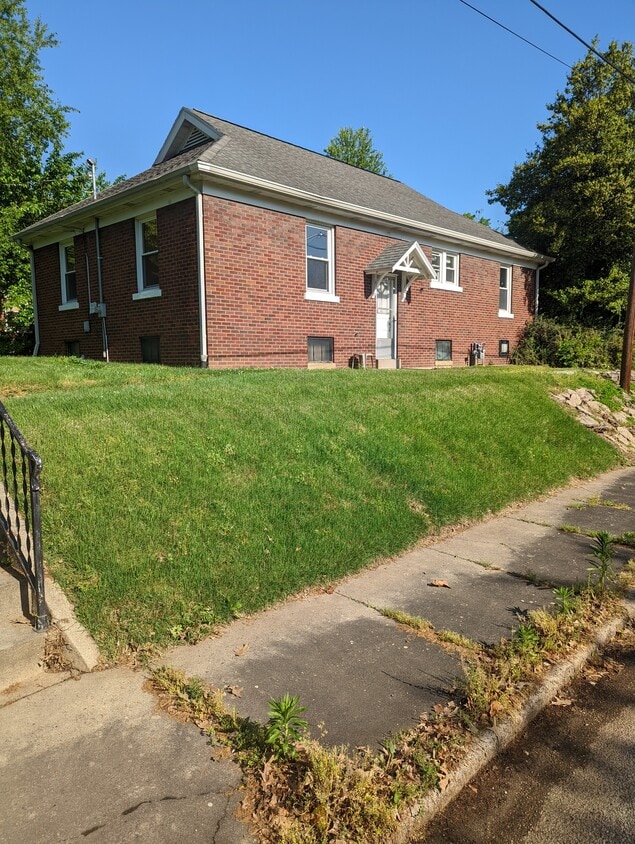 Building Photo - 1221 Bayard Park Dr