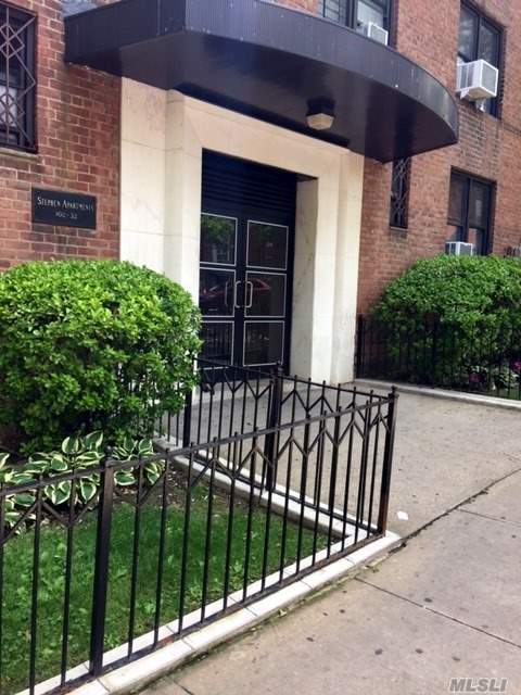 Foto principal - 102-32-102-65 65th Ave