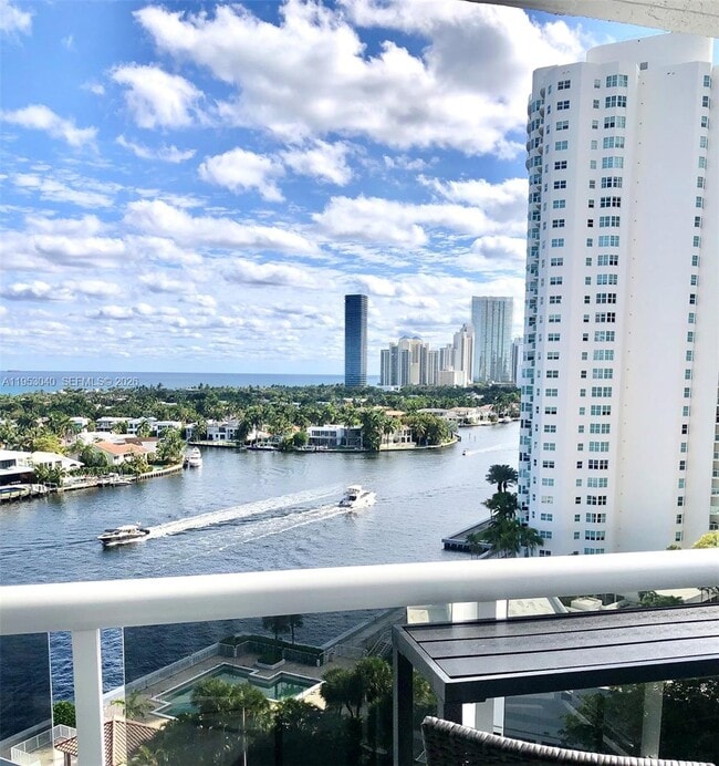 Building Photo - 20515 E Country Club Dr