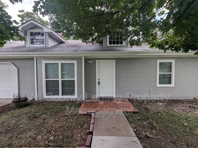 Building Photo - 816 Jefferson Dr SW