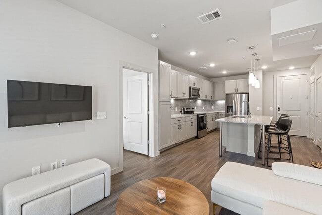 Foto del edificio - 5820 1/2 Cameron Rd