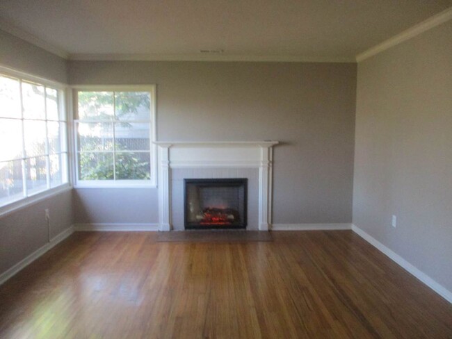 Building Photo - *MOVE IN SPECIAL $575 Off 1ST MONTH RENT