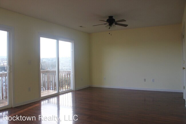Building Photo - 3 br, 2.5 bath House - 876 Camelot Lane