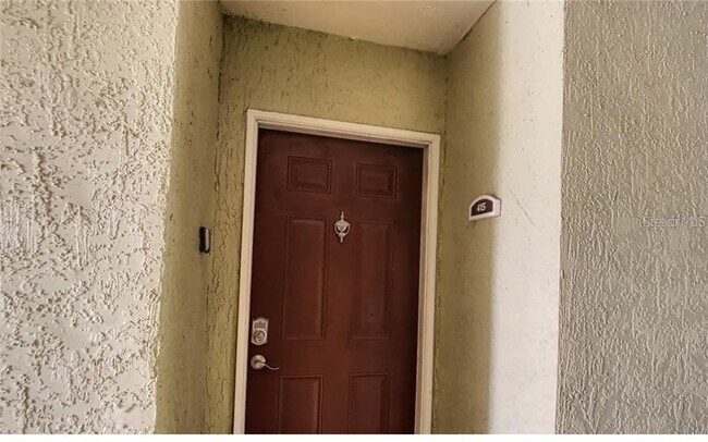 Foto del edificio - 725 Crest Pines Dr