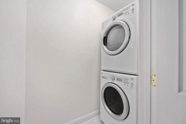 Foto del edificio - 620 Kenmore Ave