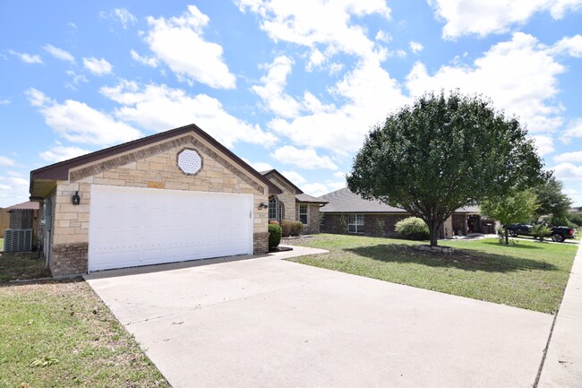 Foto del edificio - 5620 Drystone Ln