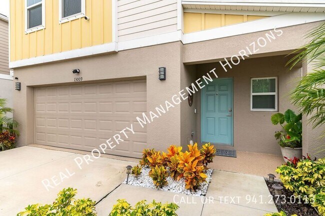 Building Photo - 13009 Oak Hill Way