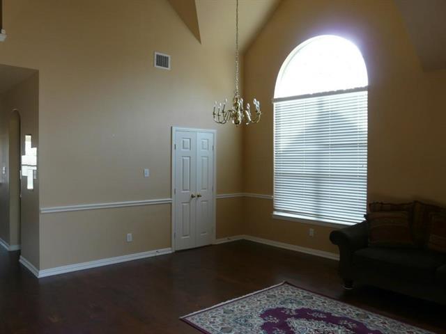 Foto del edificio - 5800 Youngworth Dr