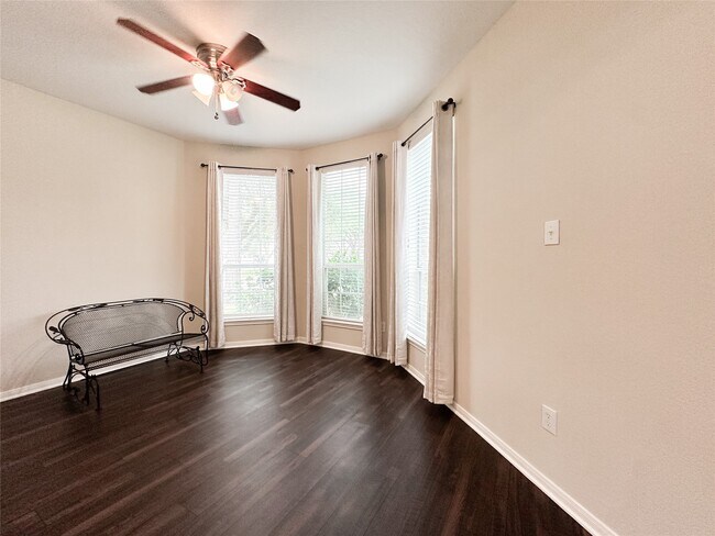 Foto del edificio - 6118 Coastal Grove Ln
