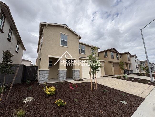 Building Photo - Brand New 3bd/2.5 Rancho Cordova Home With Loft-Must See!