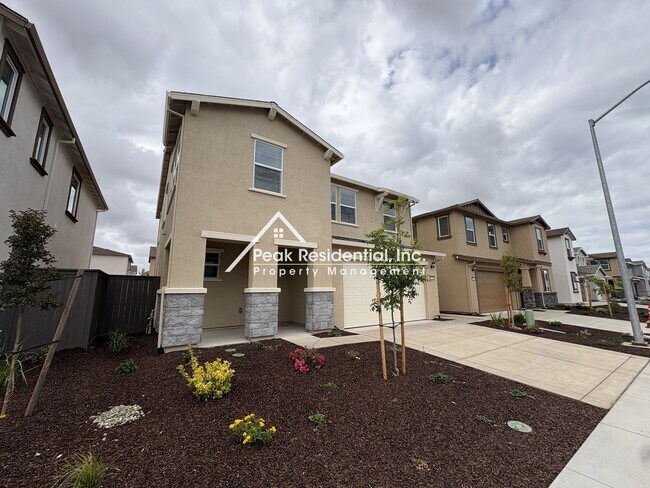 Foto del edificio - Brand New 3bd/2.5 Rancho Cordova Home With Loft-Must See!