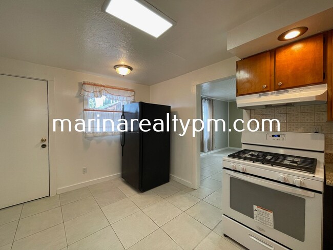 Foto del edificio - Welcome home to this 1 Bedroom 1 bath cozy cottage