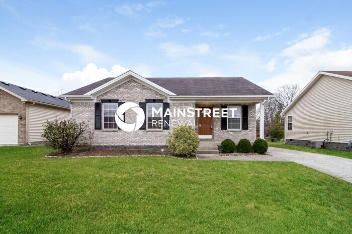 Foto principal - 3 Bedroom Pet-Friendly Home in Louisville, KY with Main Street Renewal