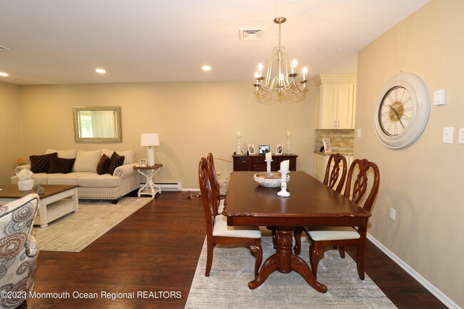 Building Photo - 132 Amberly Dr