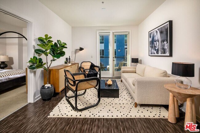 Foto del edificio - 1122 W 6th St