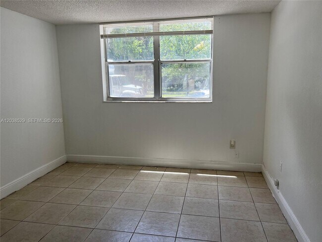 Building Photo - 1805 Sans Souci Blvd