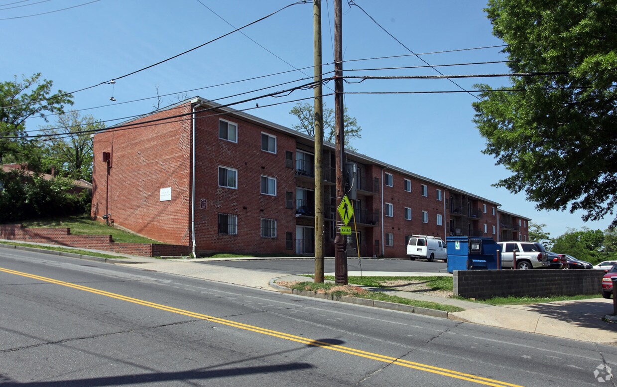 Foto principal - 2613-2617 Martin Luther King Jr Ave SE