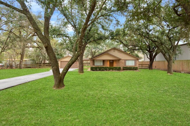 Foto del edificio - 13219 Jasper Ln