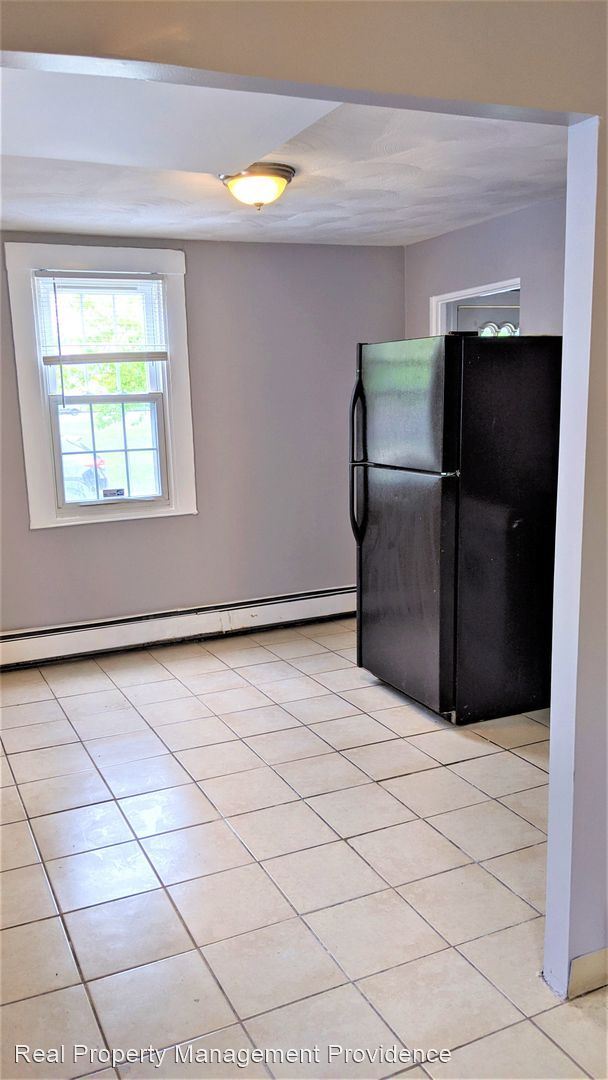 Building Photo - 3 br, 1 bath House - 188 Holden Street