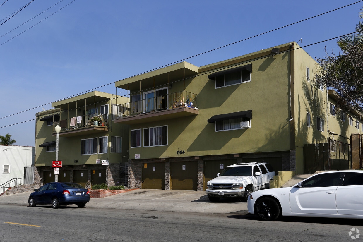 Primary Photo - 1164-1170 Daisy Ave