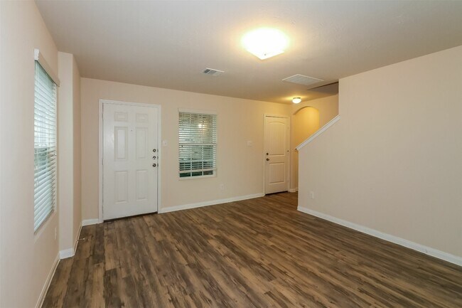 Building Photo - 6114 Peaceful Ridge Dr