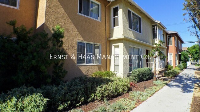 Building Photo - The Best of Beach Living! 1 Bedroom Condo ...