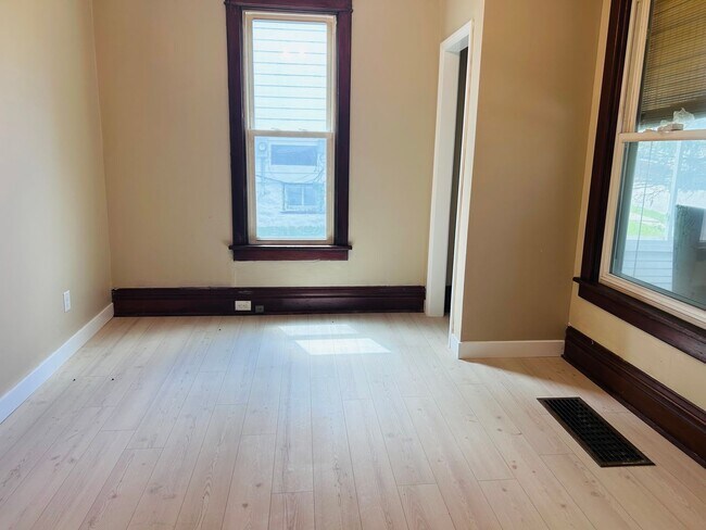 Foto del edificio - 440 Winona St