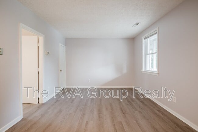 Building Photo - 3807 Woodlawn St