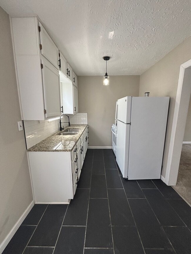 Building Photo - Charming 2 Bedroom 1 Bathroom Home located Northeast Wichita-Move In Ready