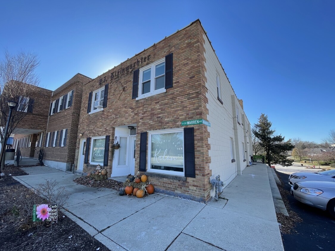 Primary Photo - 3S230 Warren Ave