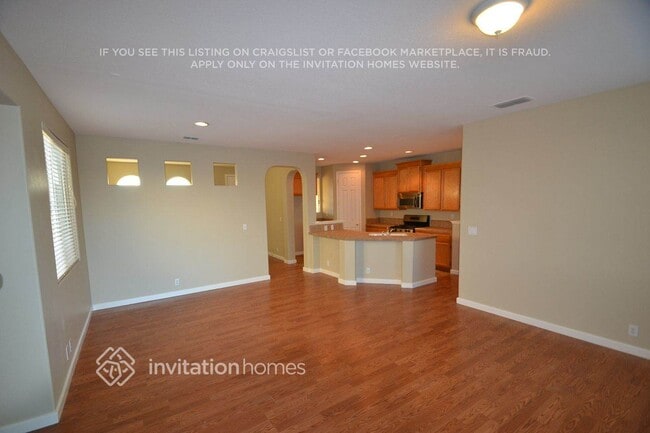 Foto del edificio - 7966 Roseview Way