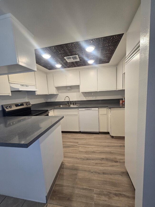 Kitchen - 3611 Buena Vista Ave