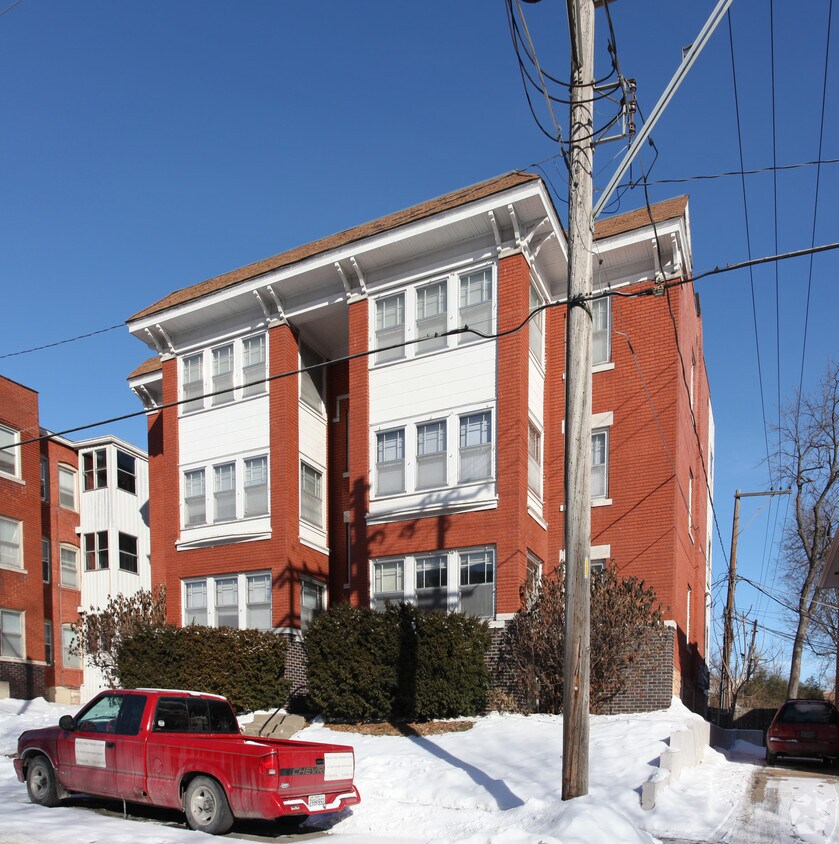 Building Photo - 210-212 W 36th St