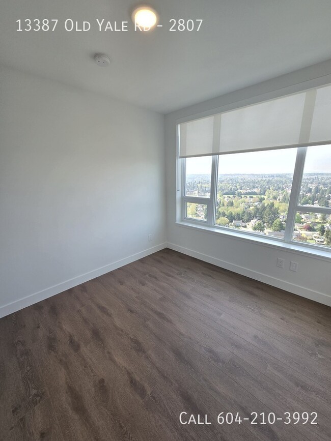 Building Photo - New Condo in The Holland Two!