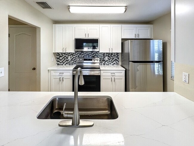 Building Photo - 5406 Fieldstone Dr
