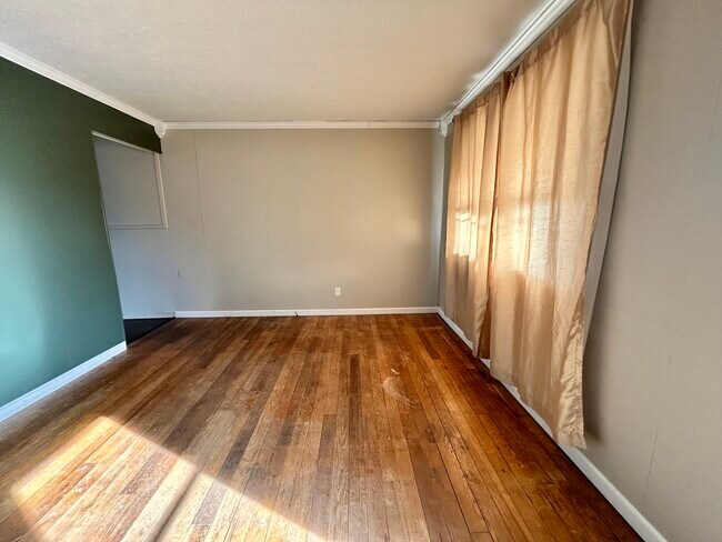 Foto del edificio - Tenth Street Apartments