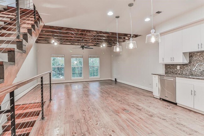 Foto del edificio - 3208 Jackson St