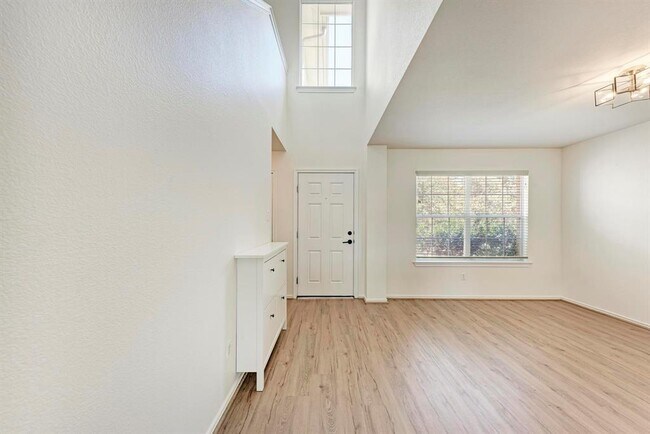 Foto del edificio - 12740 Bella Pkwy