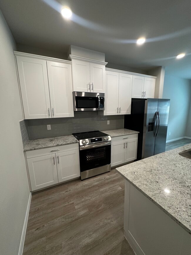 Building Photo - 27022 Dove Dr