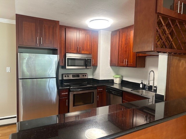 Building Photo - Spacious 2BR with garage