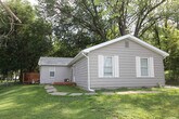 Foto principal - Northwest 4 Bedroom 2 Bath!