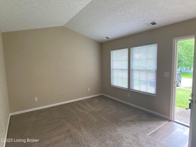 Foto del edificio - 6614 Burlwood Dr