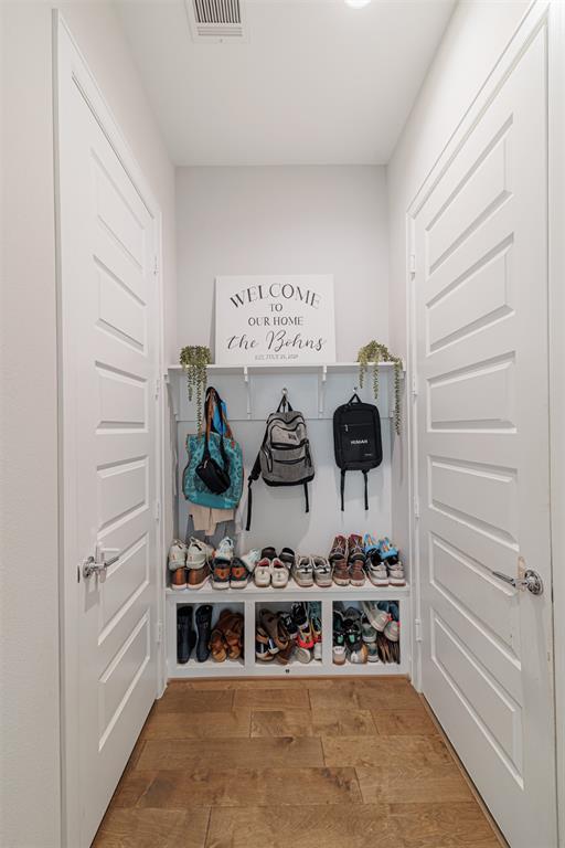 Foto del edificio - 3810 Olde Bourbon Ln