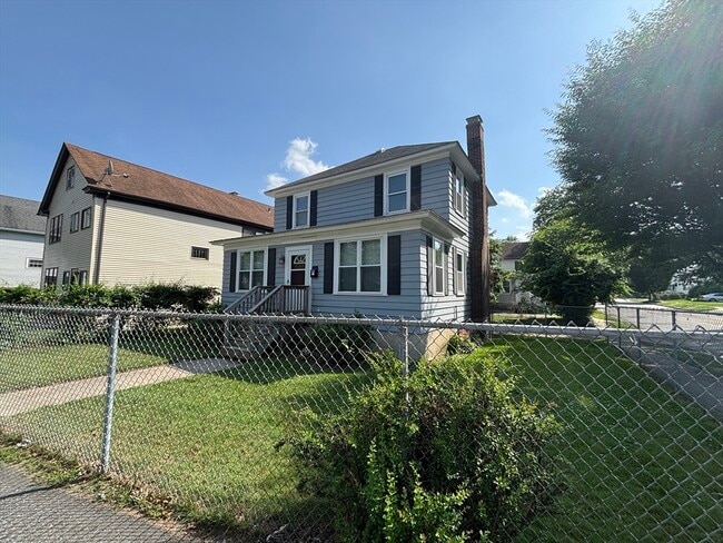 Building Photo - 466 Chandler St