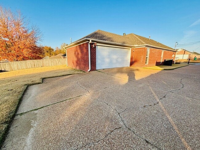 Building Photo - 23 Hulsey Cove