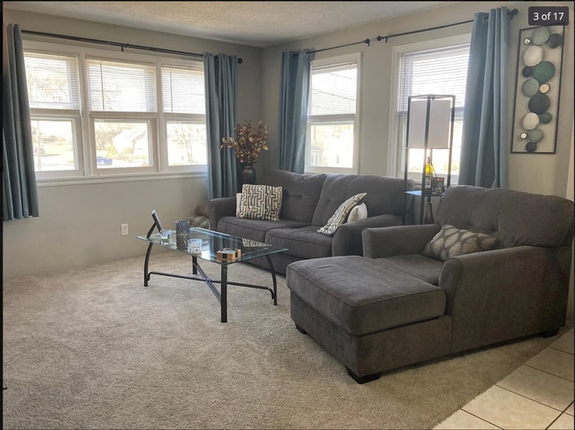 sala de estar - 1225 8th Ave NW