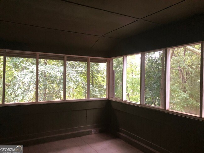 Building Photo - 195 Woodstone Dr
