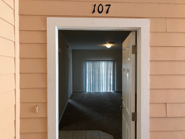 Foto del edificio - 4917 Key Lime Dr